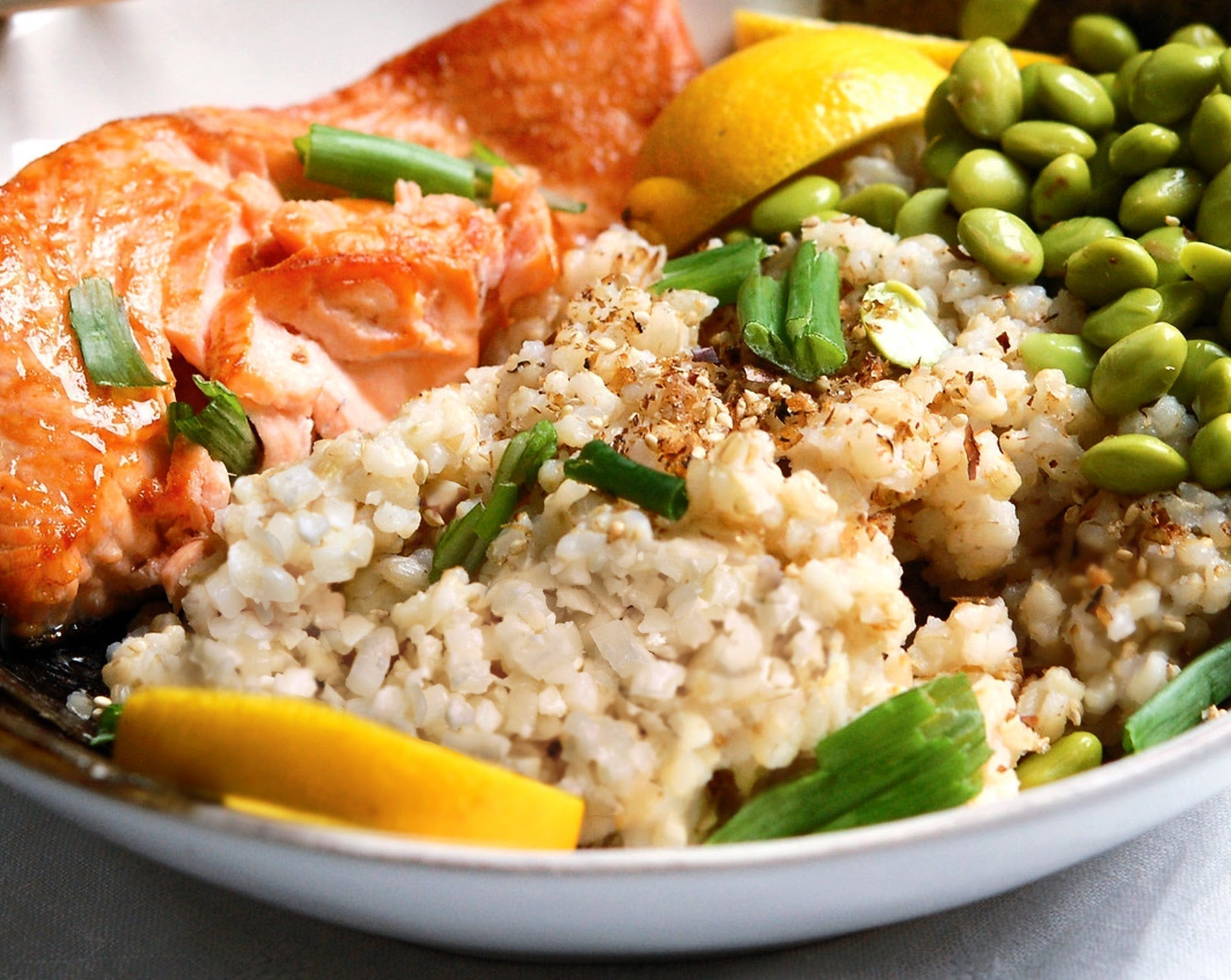 Miso-glazed Salmon with Spinach, Edamame & Cauli Rice – Fullgreen UK